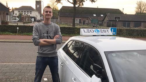 Stijn geslaagd voor zijn autorijbewijs